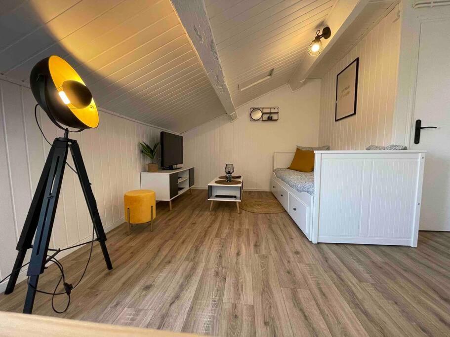 Studio Cosy, En Centre, Proche Gare, Vue Degagee 瓦朗斯 外观 照片
