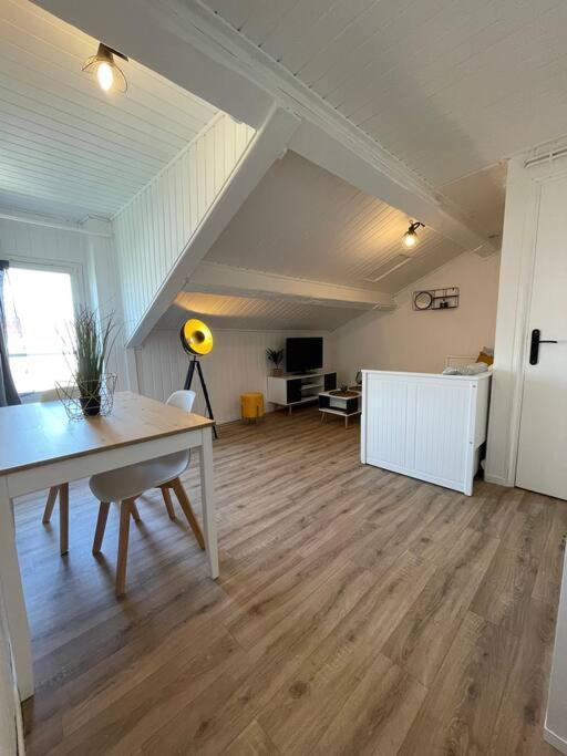 Studio Cosy, En Centre, Proche Gare, Vue Degagee 瓦朗斯 外观 照片